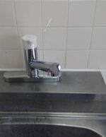 千葉県八千代市 台所水栓交換　ツーバルブ水栓からシングルレバー水栓 給湯管変換5
